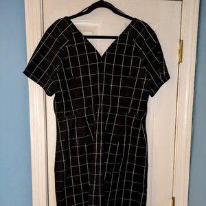 NWT Banana Republic black & white window pane print double v-neck shift dress 16